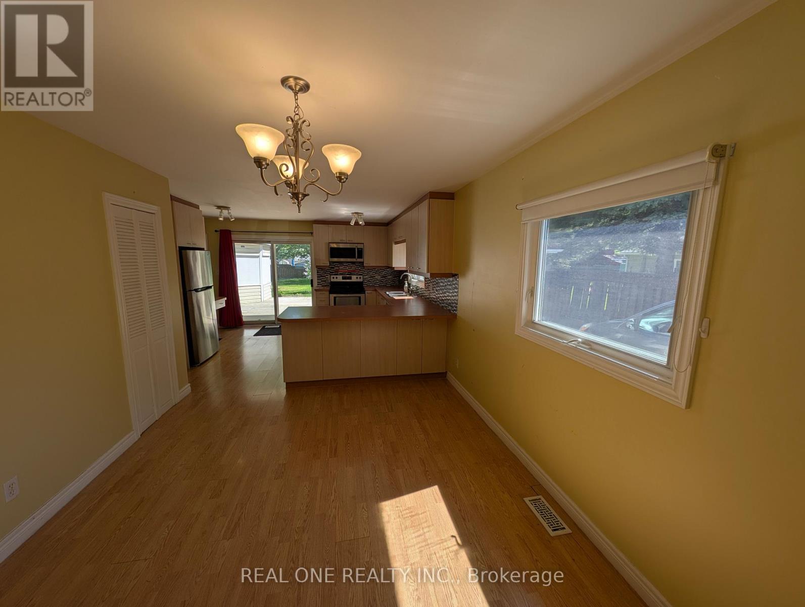 157 Bessborough Drive, Georgina, Ontario  L4P 2R7 - Photo 9 - N13219762