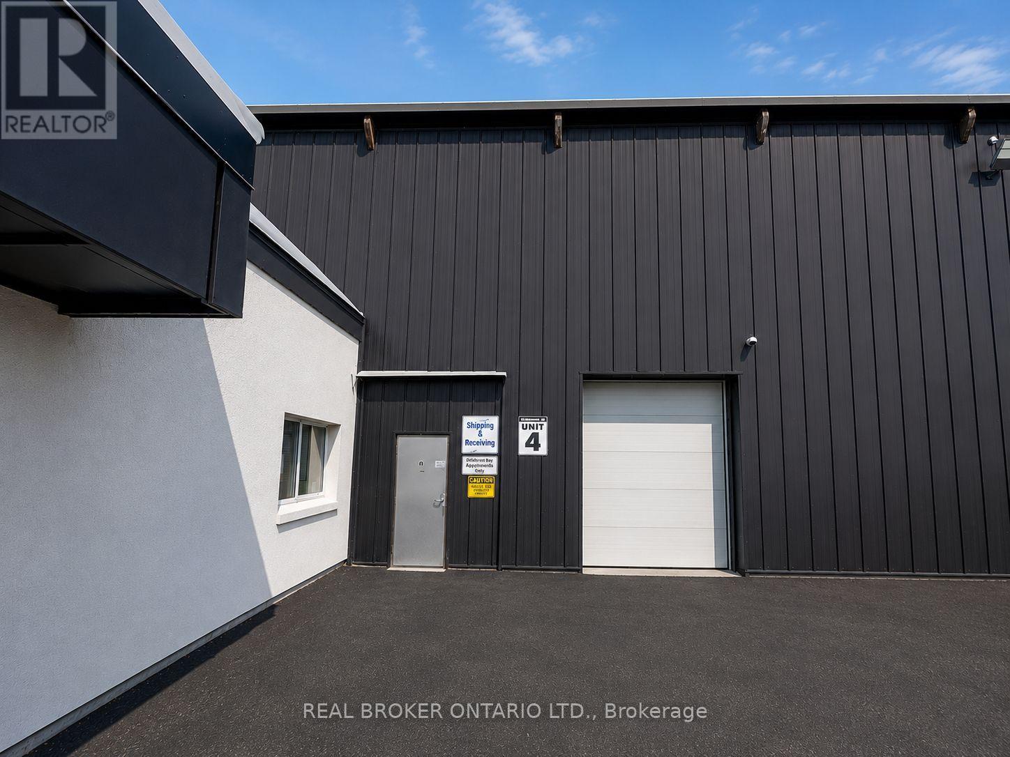 4 - 4256 CARROLL AVENUE, Niagara Falls, Ontario