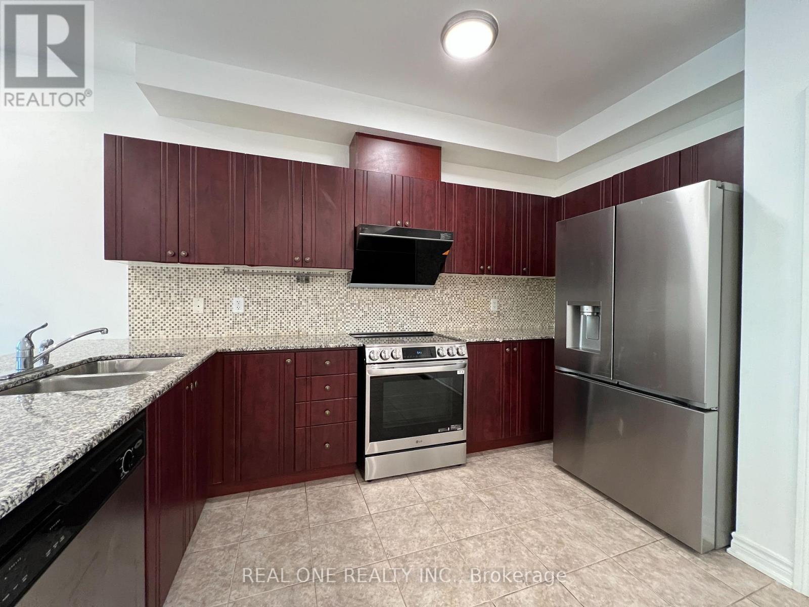 53 Hammersly Boulevard, Markham, Ontario  L6E 0L1 - Photo 3 - N13219786