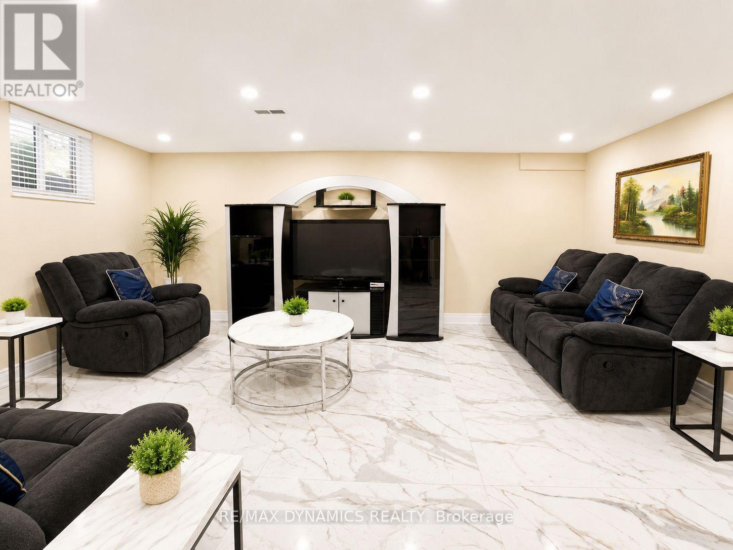 89 Hucknall Road, Toronto, Ontario  M3J 1W1 - Photo 5 - W13219810