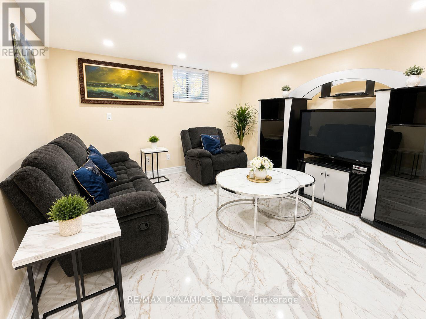 89 Hucknall Road, Toronto, Ontario  M3J 1W1 - Photo 8 - W13219810
