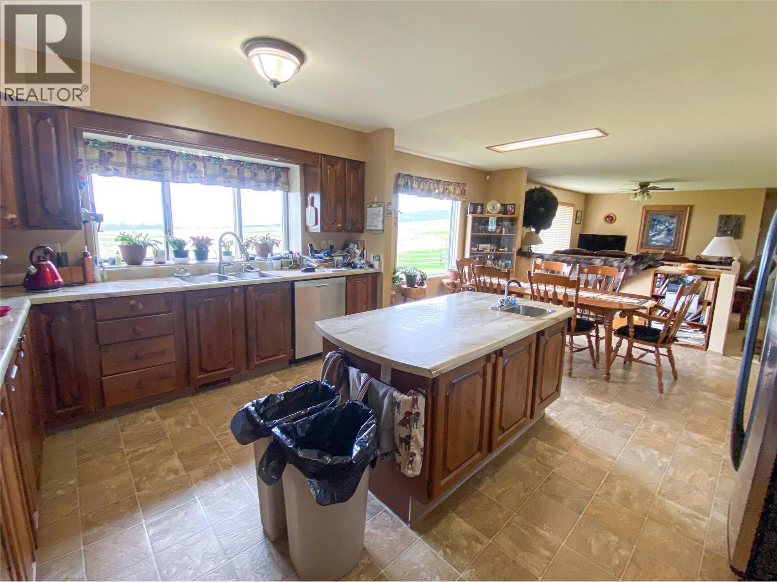2371 206 Road, Dawson Creek, British Columbia  V1G 0C2 - Photo 5 - 10389442