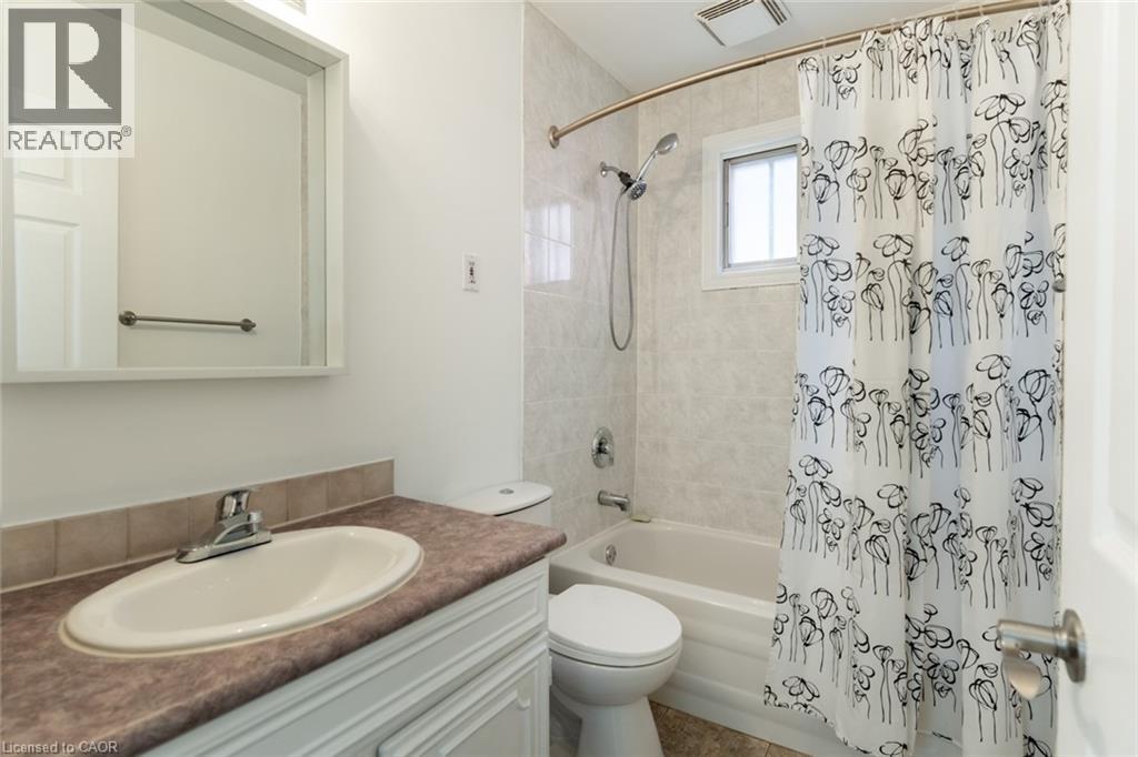 92 East 24th Street, Hamilton, Ontario  L8V 2Y1 - Photo 6 - 40833886