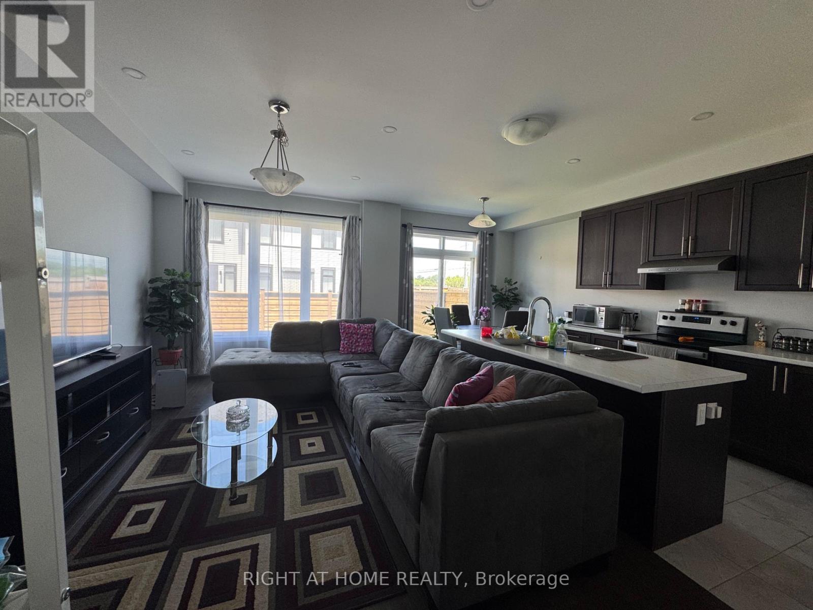 1093 Thompson Drive, Oshawa, Ontario  L1L 0V5 - Photo 10 - E13205084