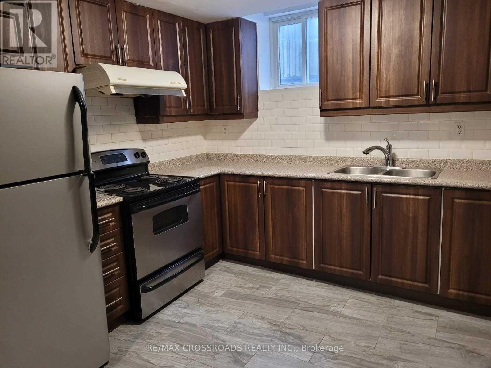 673 Bristol Road W, Mississauga, Ontario  L5R 3S3 - Photo 3 - W13214136