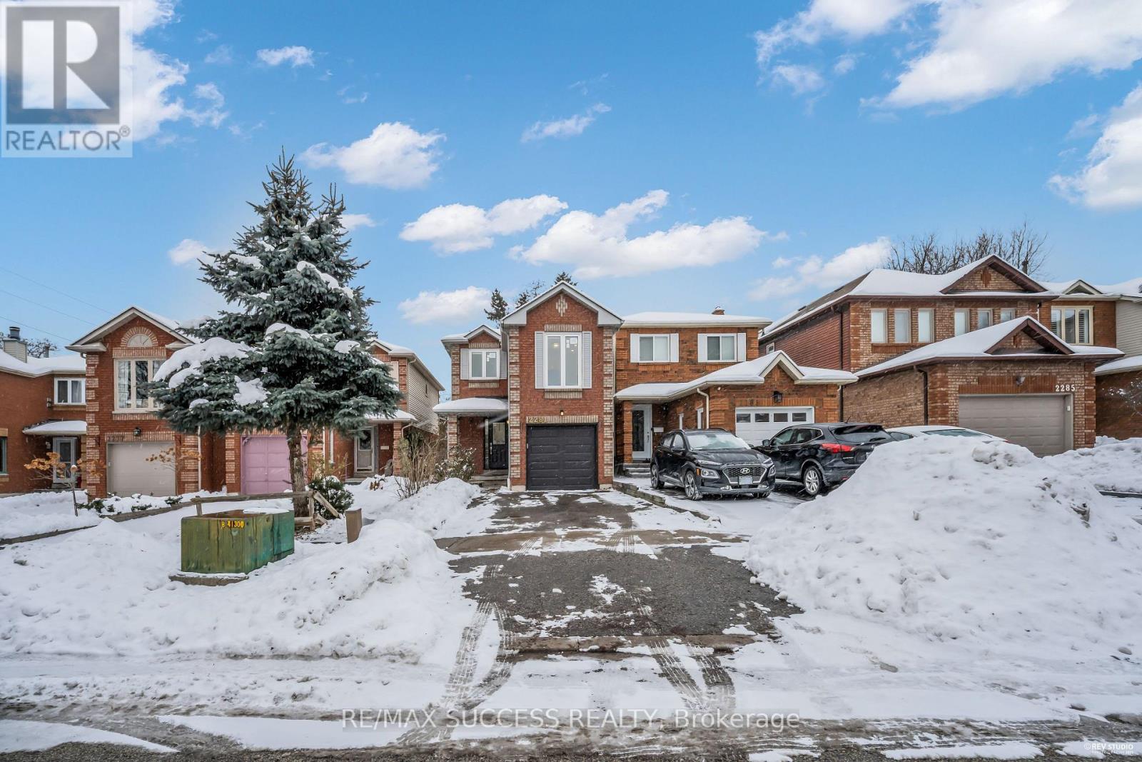 2281 Wildwood Crescent, Pickering, Ontario  L1X 2R7 - Photo 3 - E12644822