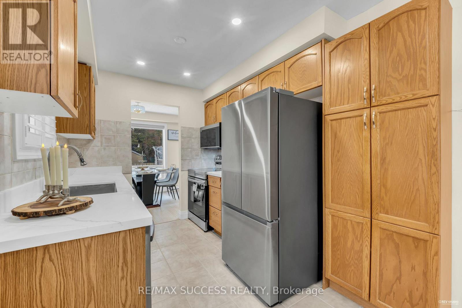 2281 Wildwood Crescent, Pickering, Ontario  L1X 2R7 - Photo 19 - E12644822
