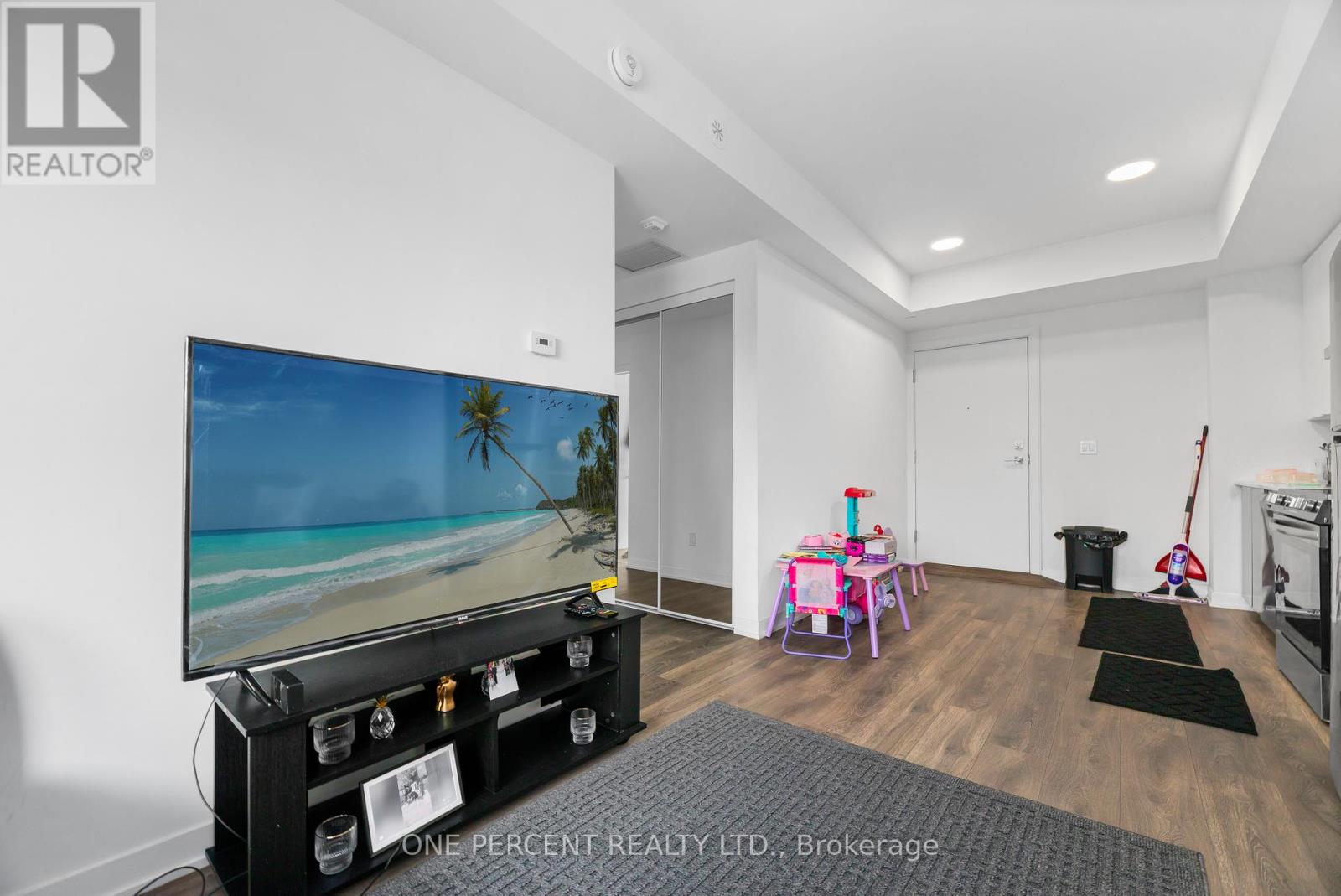 610 - 165 Canon Jackson Drive, Toronto, Ontario  M6M 0C4 - Photo 5 - W13082912