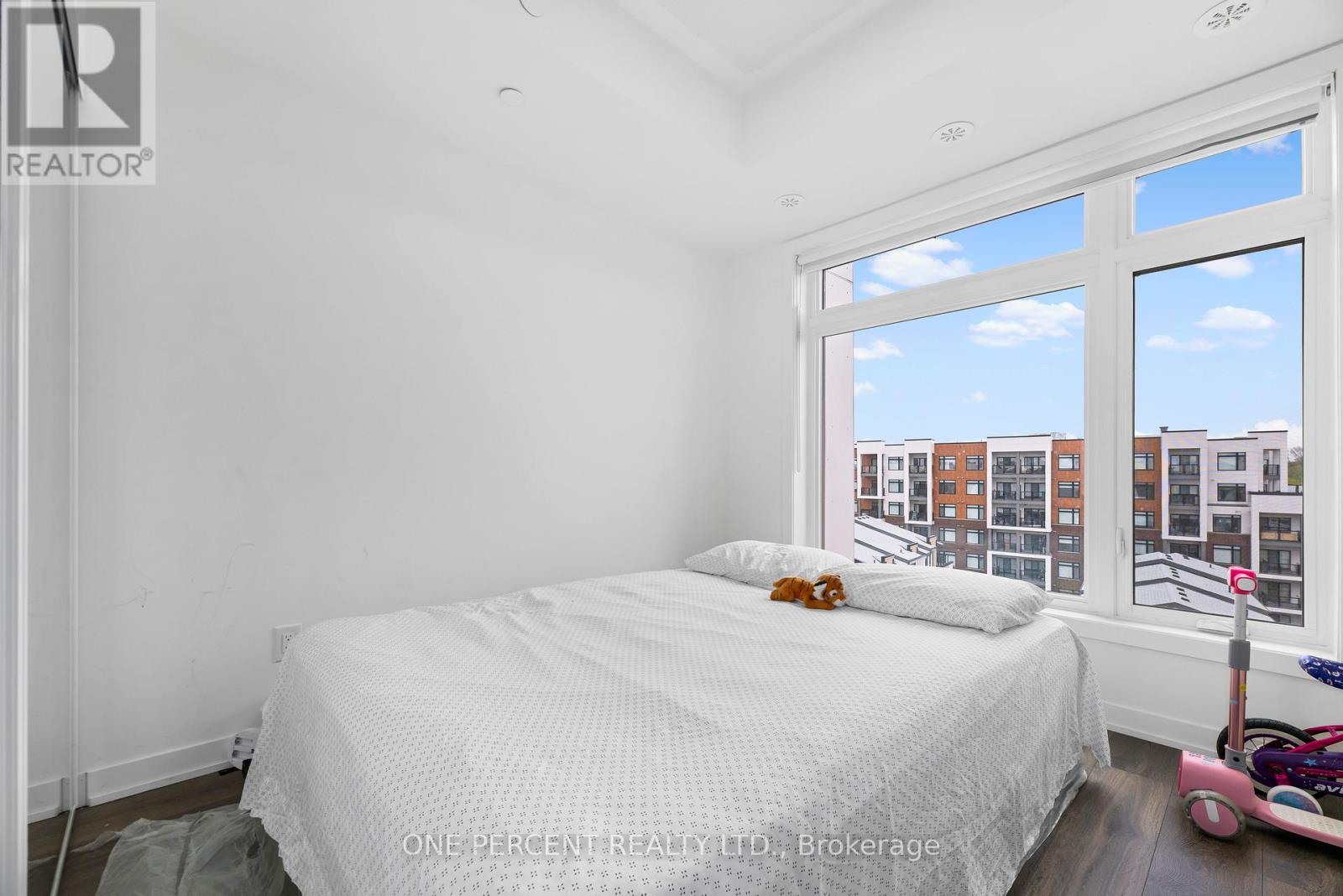 610 - 165 Canon Jackson Drive, Toronto, Ontario  M6M 0C4 - Photo 6 - W13082912