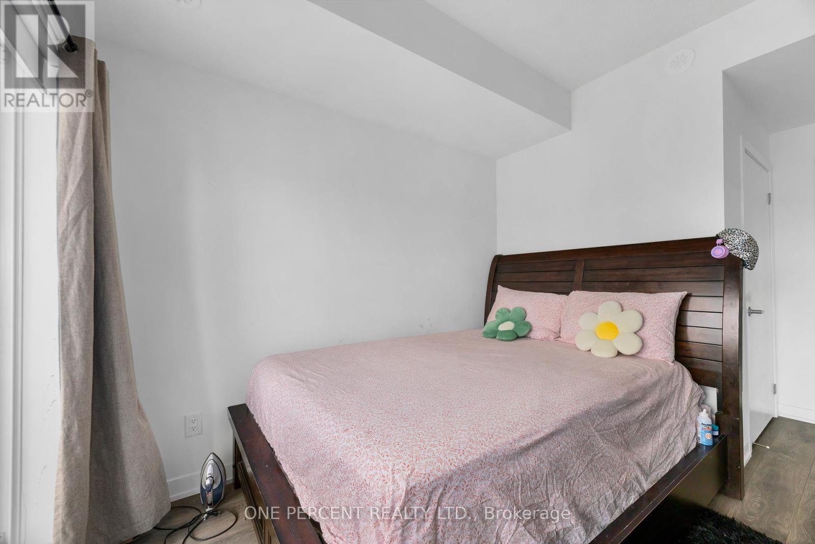 610 - 165 Canon Jackson Drive, Toronto, Ontario  M6M 0C4 - Photo 8 - W13082912