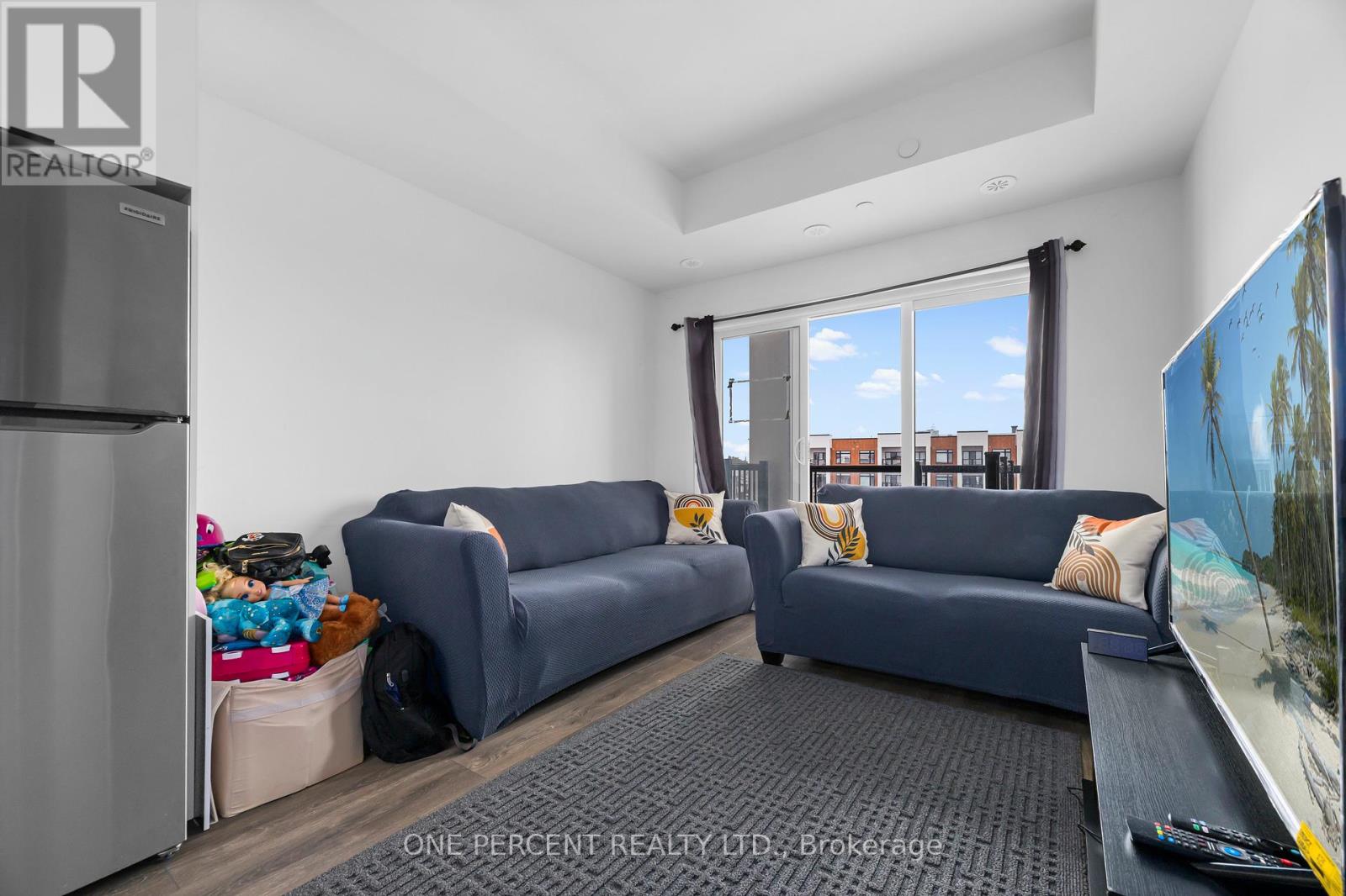 610 - 165 Canon Jackson Drive, Toronto, Ontario  M6M 0C4 - Photo 4 - W13082912