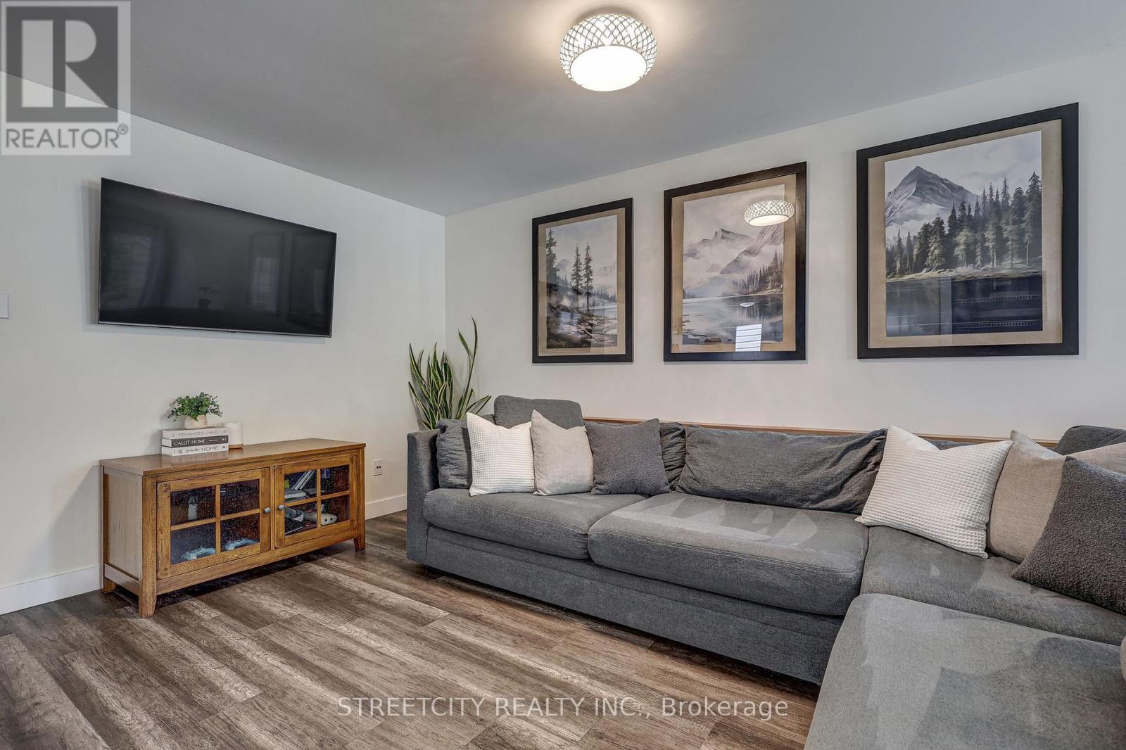 247 Exmouth Circle, London East (East I), Ontario  N5V 5G5 - Photo 4 - X13219962