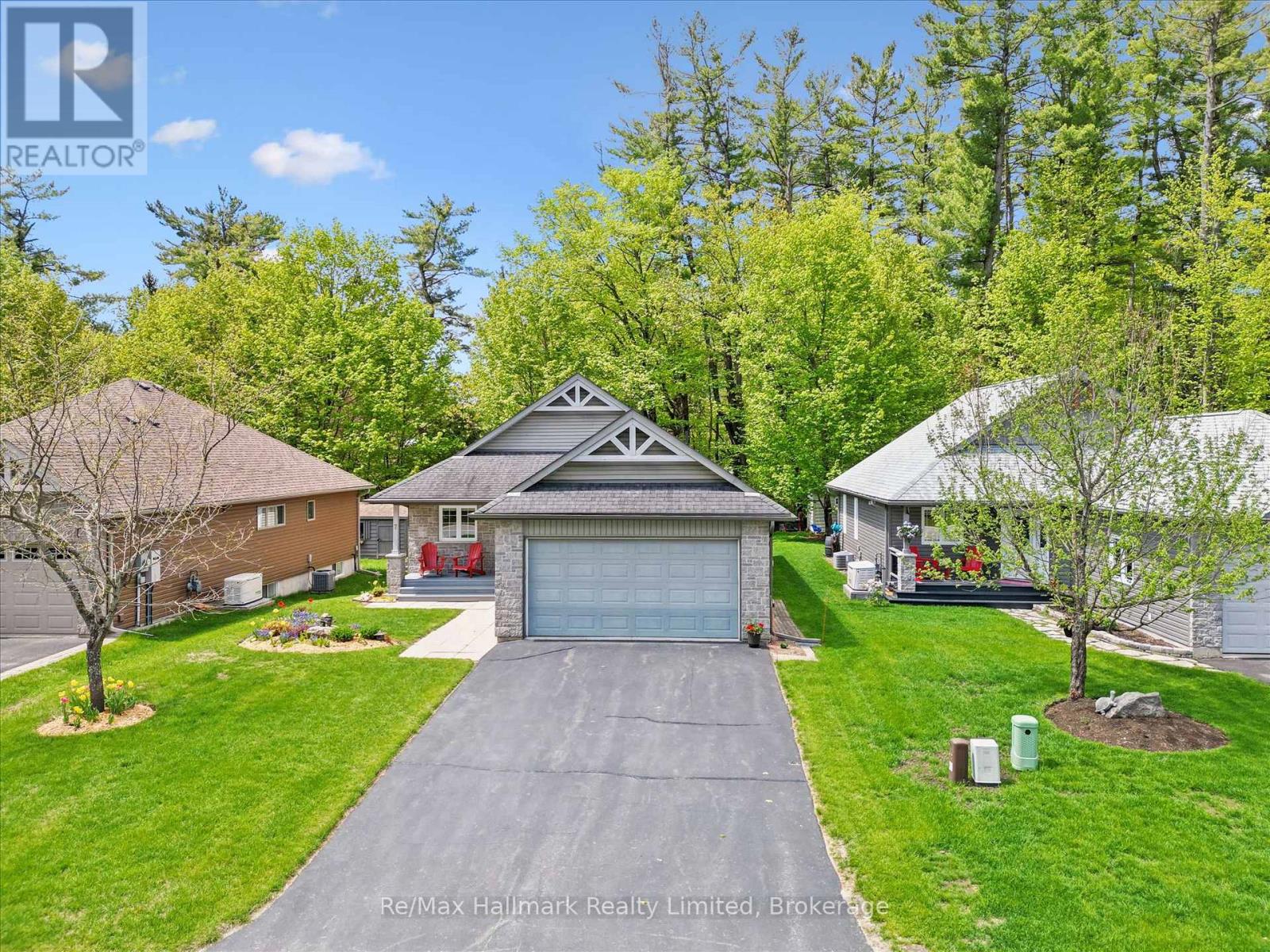 7 Stonehenge Court, Bracebridge, Ontario  P1L 1N2 - Photo 2 - X13219964
