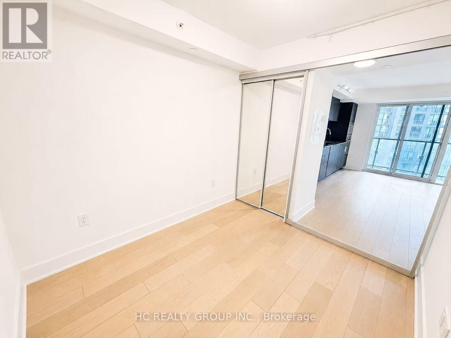 1001 - 955 Bay Street, Toronto, Ontario  M5S 0C6 - Photo 10 - C13219848