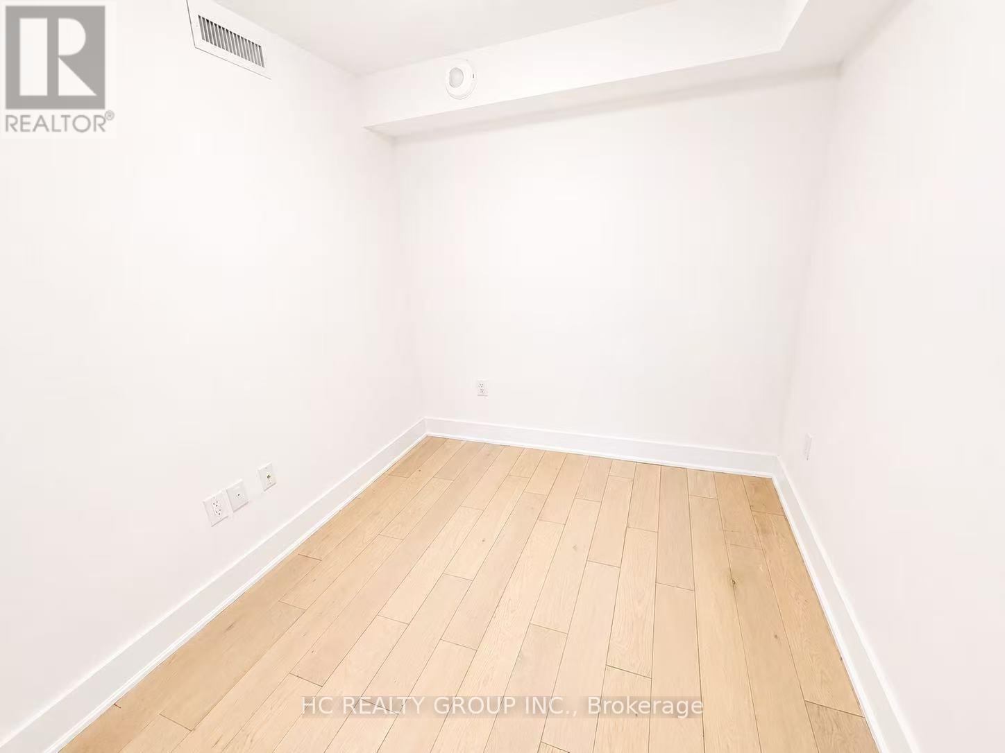 1001 - 955 Bay Street, Toronto, Ontario  M5S 0C6 - Photo 11 - C13219848