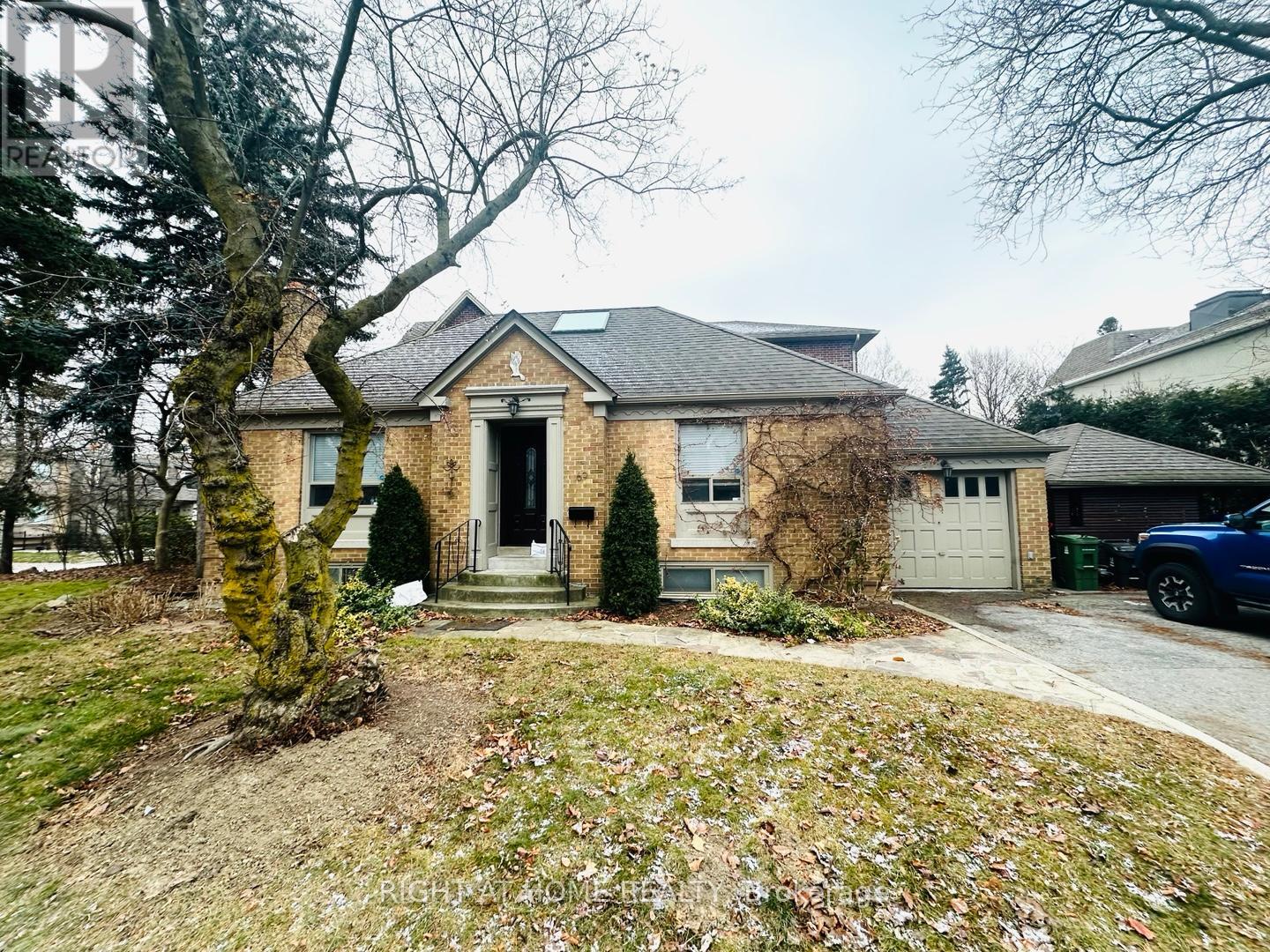 69 HADDINGTON AVENUE, Toronto, Ontario