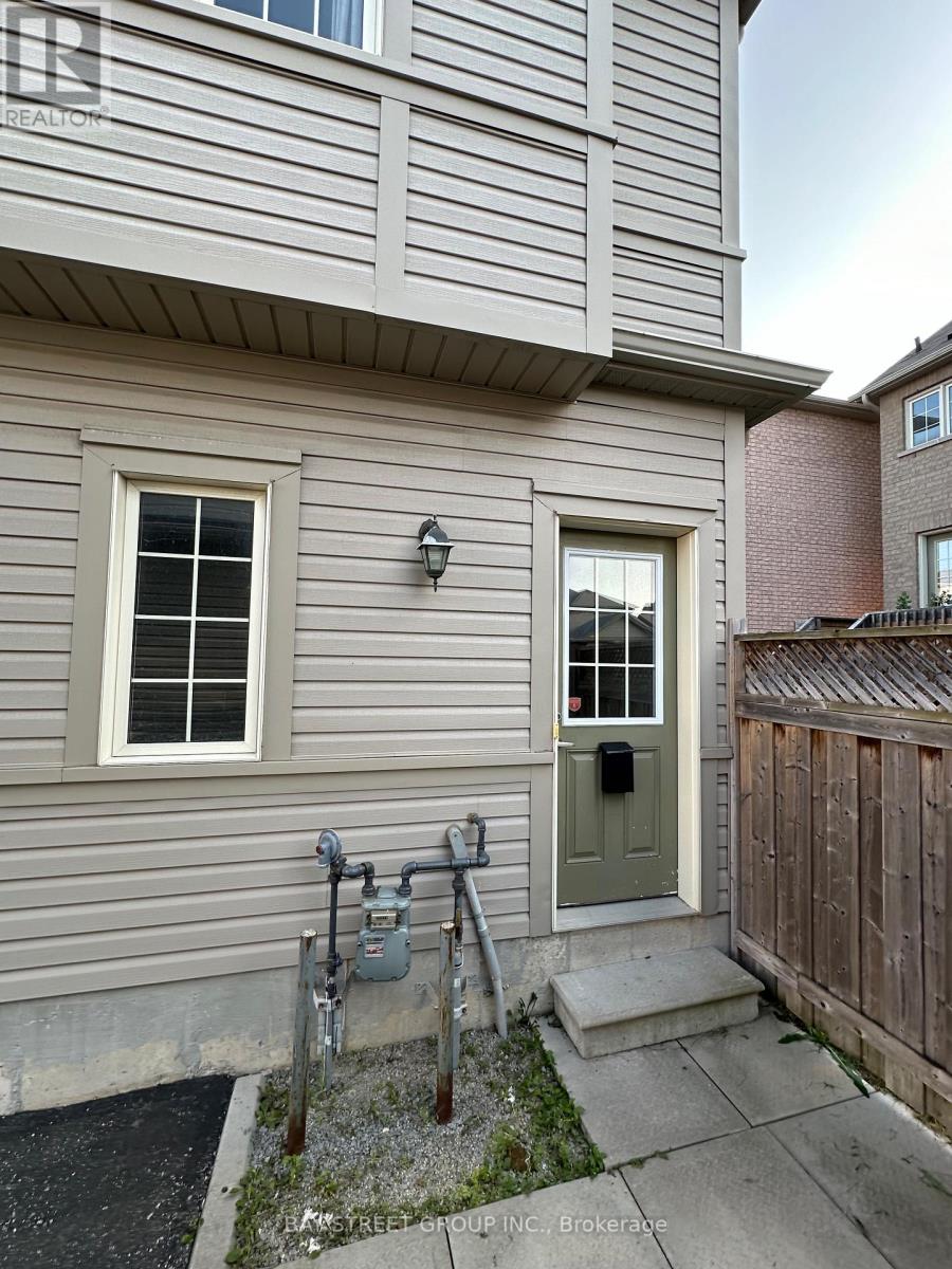 Coach - 21 Duncan Road, Markham, Ontario  L6B 0T5 - Photo 3 - N13219836