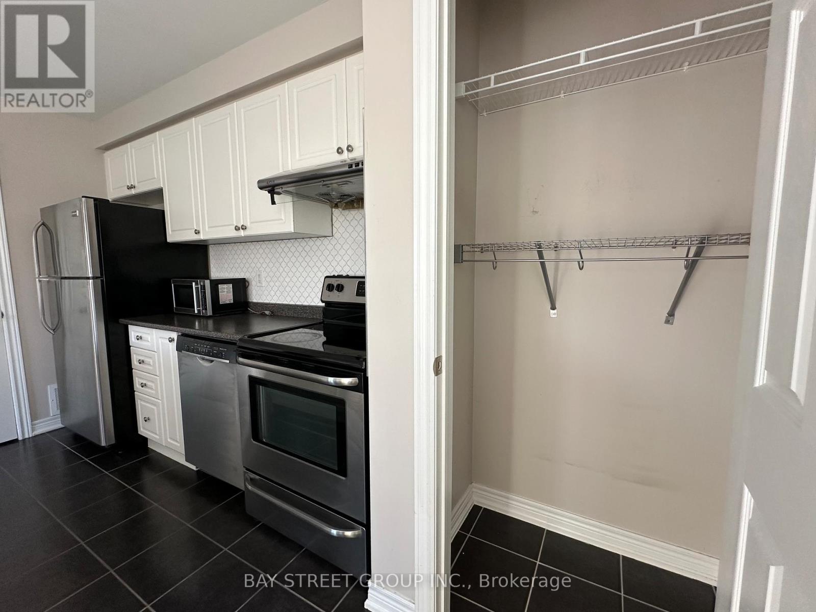 Coach - 21 Duncan Road, Markham, Ontario  L6B 0T5 - Photo 7 - N13219836