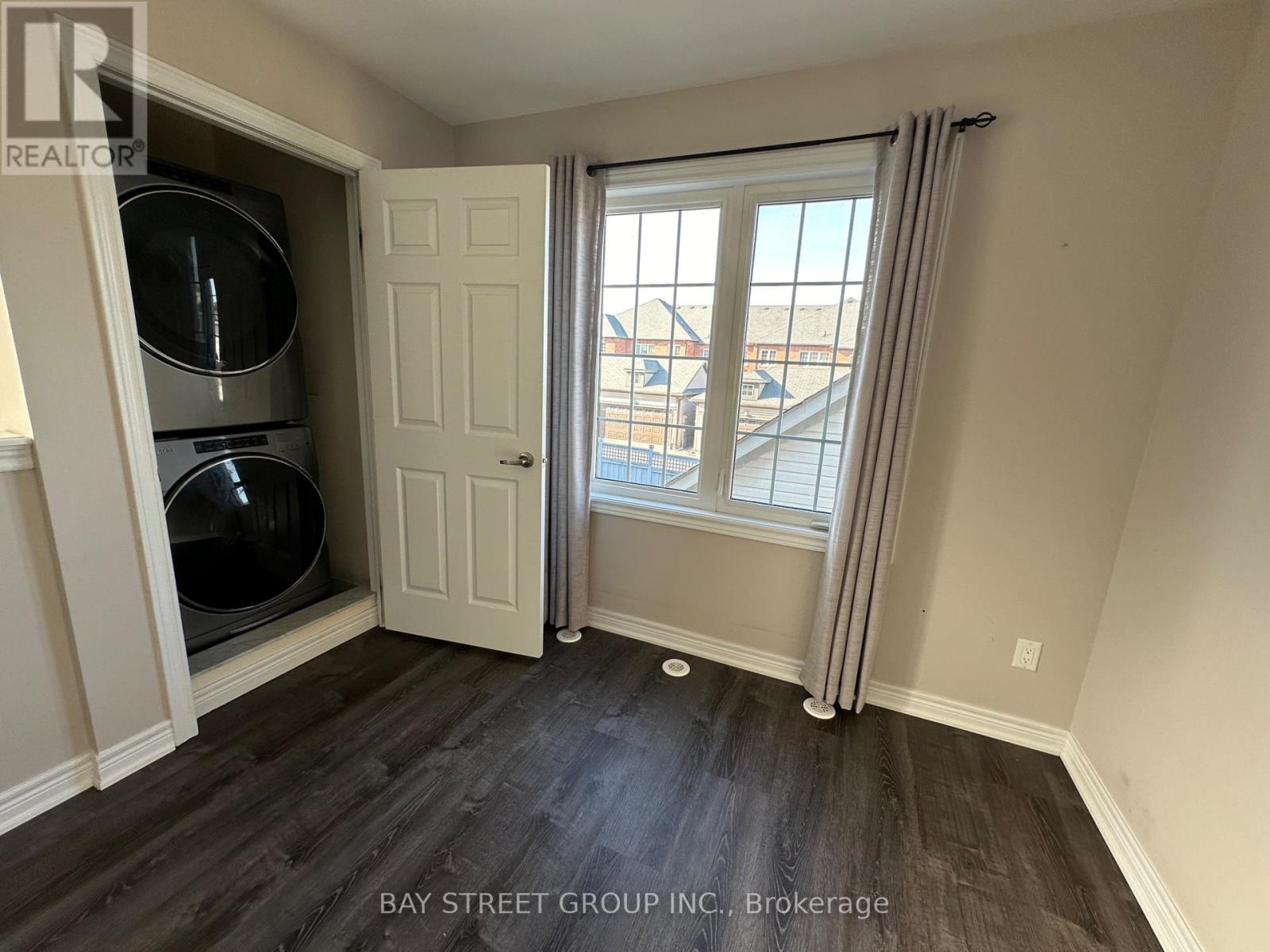 Coach - 21 Duncan Road, Markham, Ontario  L6B 0T5 - Photo 9 - N13219836