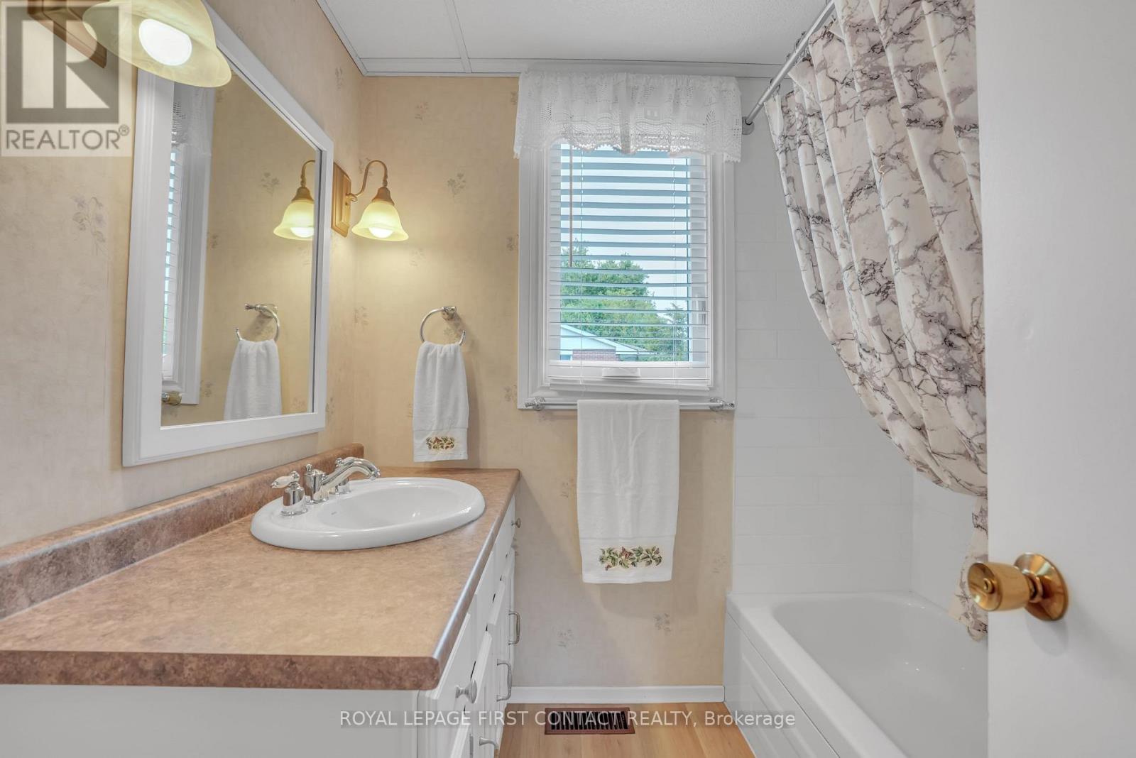 204 Dominion Drive, Clearview (Stayner), Ontario  L0M 1S0 - Photo 22 - S13219900