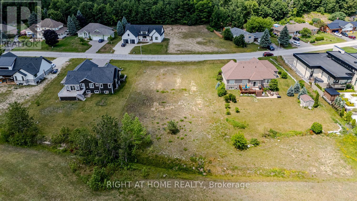 8 Deanna Drive, Wasaga Beach, Ontario  L9Z 1J5 - Photo 7 - S13219956