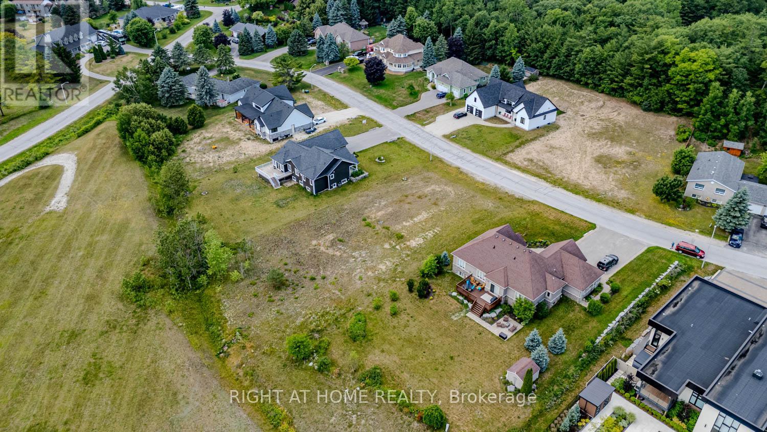 8 Deanna Drive, Wasaga Beach, Ontario  L9Z 1J5 - Photo 9 - S13219956