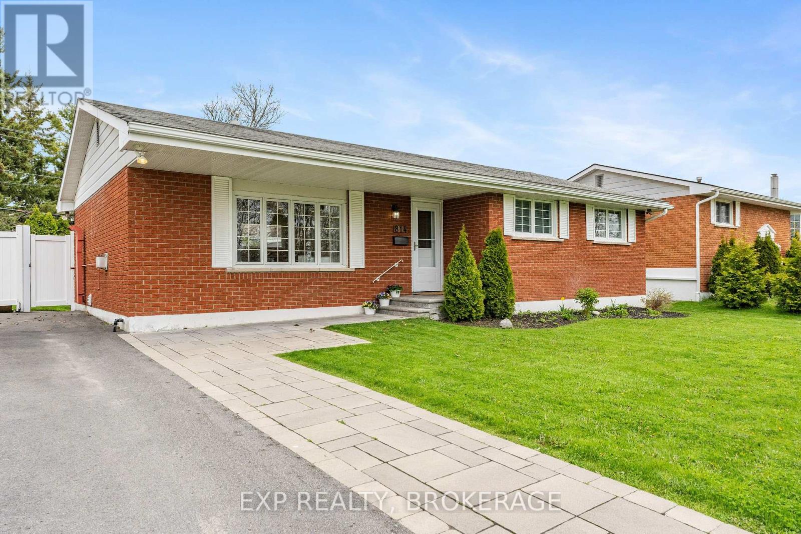 814 CAMBERLEY CRESCENT, Kingston, Ontario