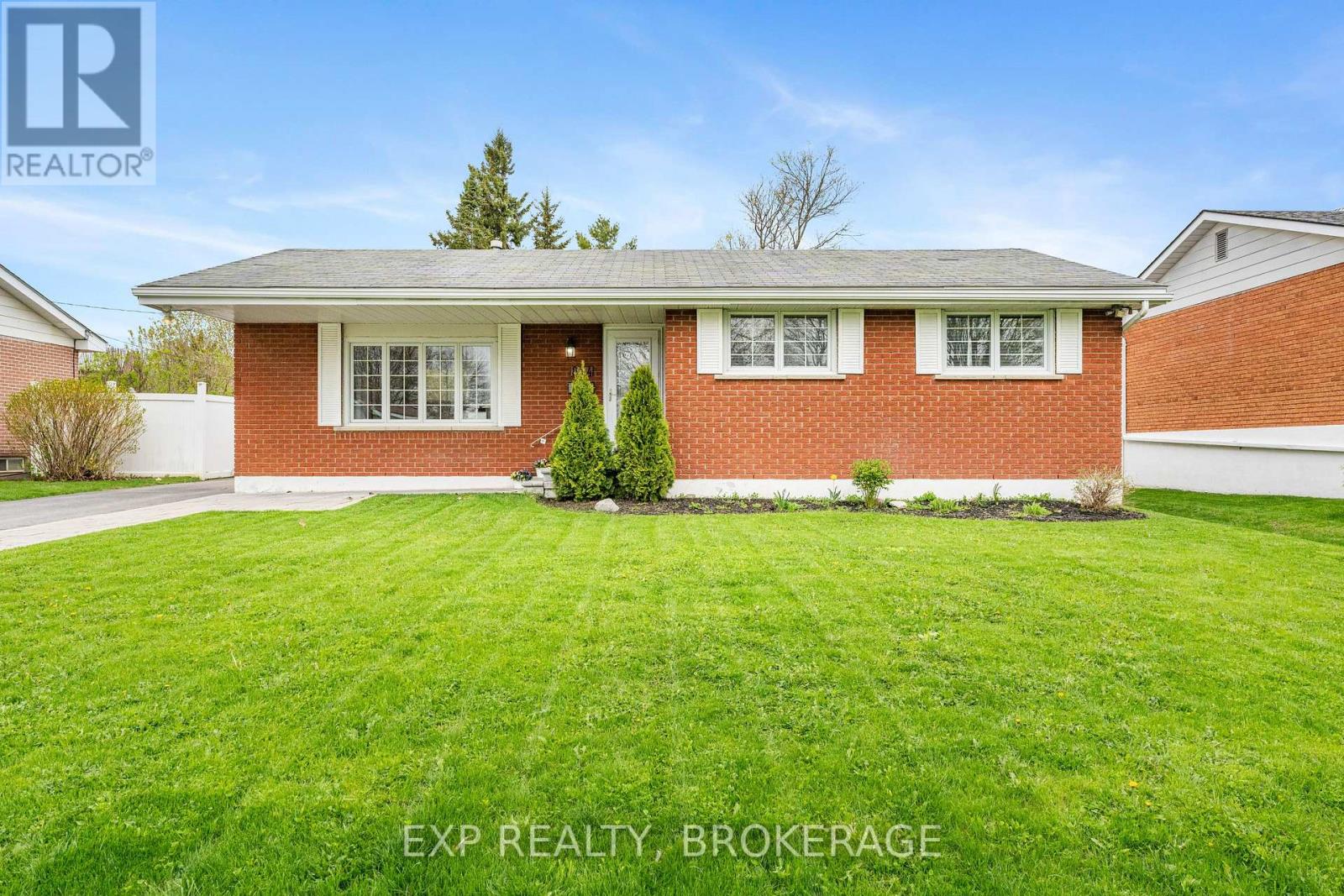 814 Camberley Crescent, Kingston, Ontario  K7M 4C4 - Photo 2 - X13220088