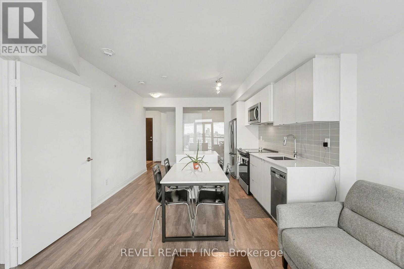 1506 - 1461 Lawrence Avenue E, Toronto, Ontario  M6L 0A6 - Photo 4 - W13219908