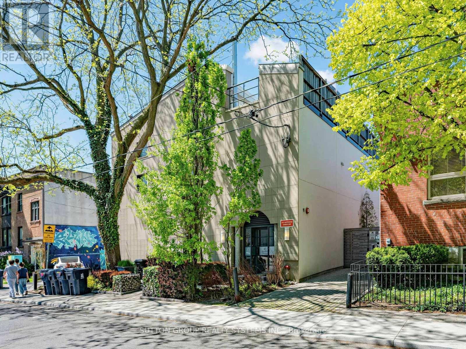 5 - 6 BARTLETT AVENUE W, Toronto, Ontario