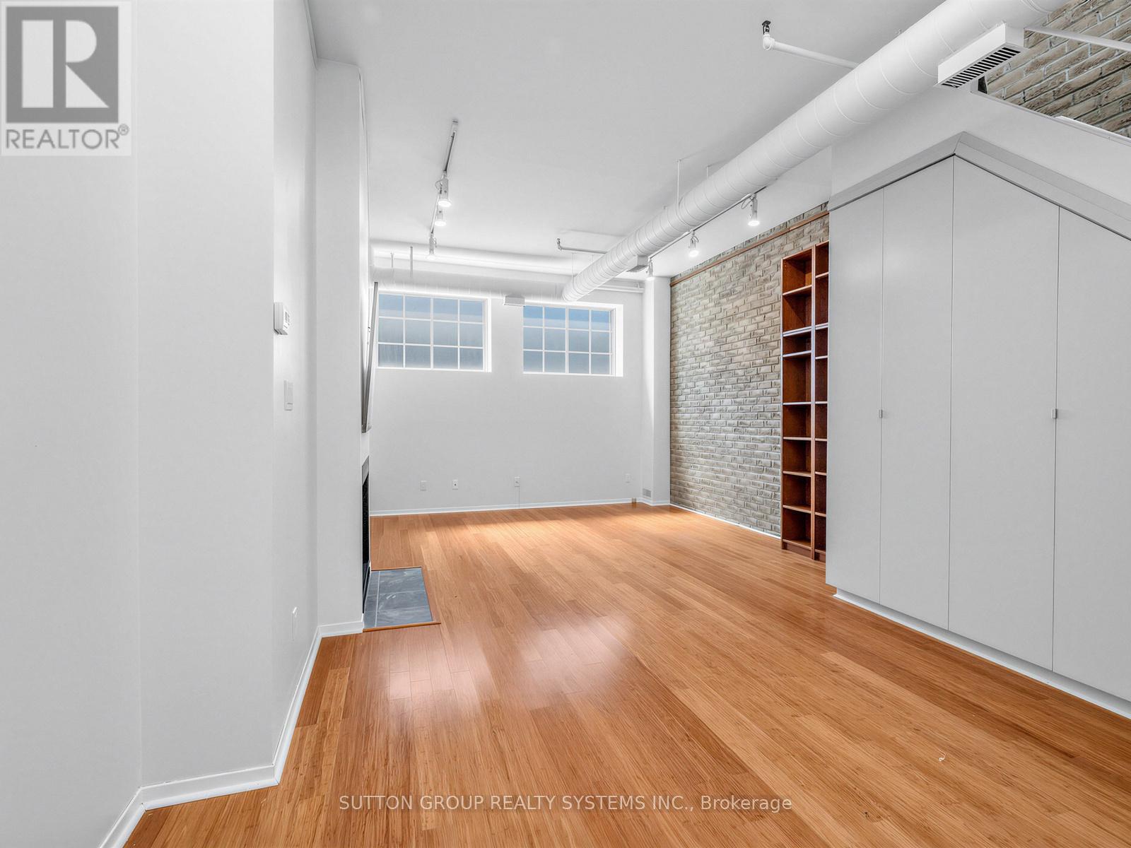 5 - 6 Bartlett Avenue W, Toronto, Ontario  M6H 3E7 - Photo 5 - W13219952