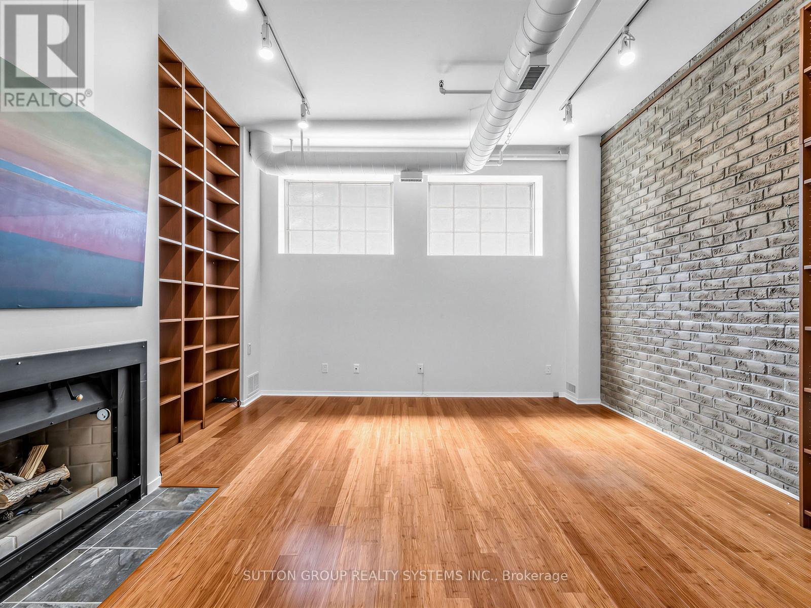 5 - 6 Bartlett Avenue W, Toronto, Ontario  M6H 3E7 - Photo 6 - W13219952