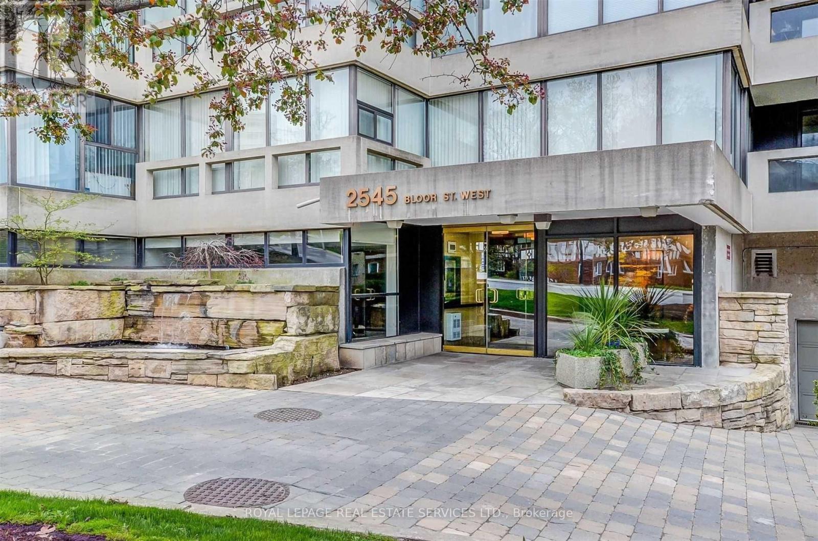 303 - 2545 Bloor Street W, Toronto, Ontario  M6S 1S1 - Photo 1 - W13219970