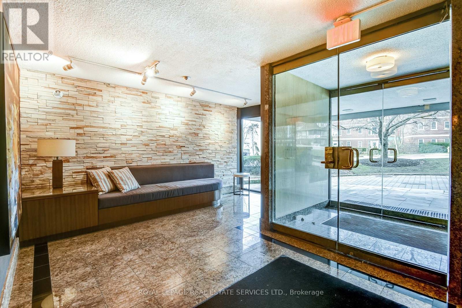 303 - 2545 Bloor Street W, Toronto, Ontario  M6S 1S1 - Photo 2 - W13219970