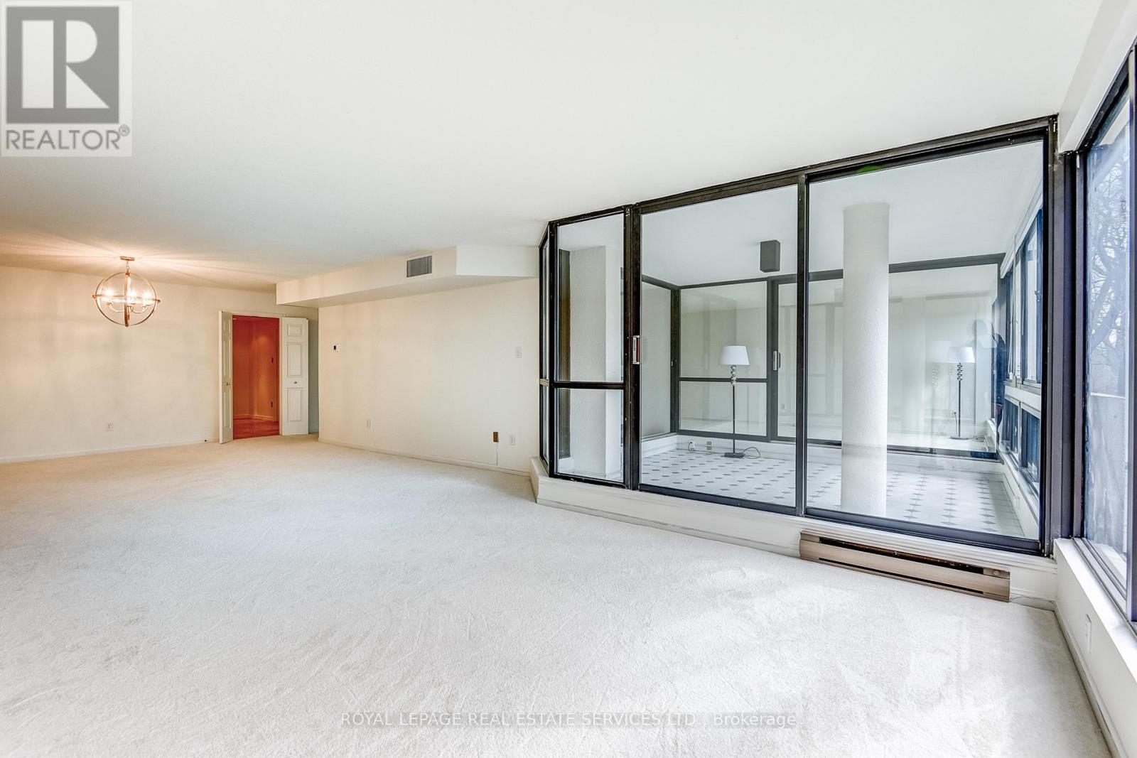 303 - 2545 Bloor Street W, Toronto, Ontario  M6S 1S1 - Photo 5 - W13219970