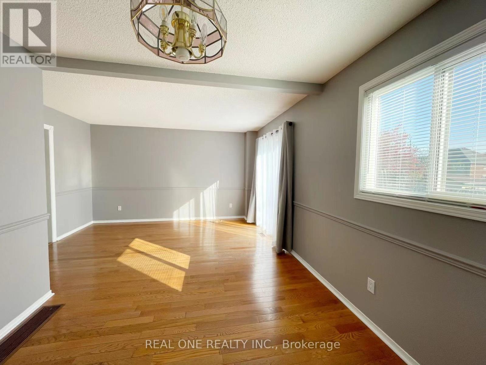 6972 Cordingley Crescent, Mississauga, Ontario  L5N 4Z3 - Photo 3 - W13219980