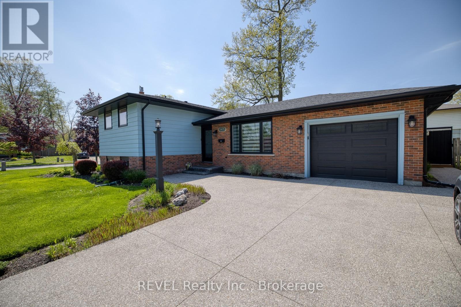 2675 Woodfield Avenue, Niagara Falls (Casey), Ontario  L2J 3A9 - Photo 1 - X13220100