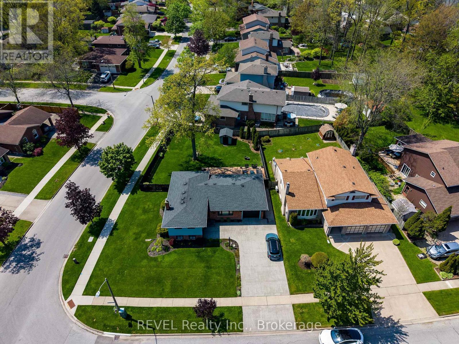 2675 Woodfield Avenue, Niagara Falls (Casey), Ontario  L2J 3A9 - Photo 4 - X13220100