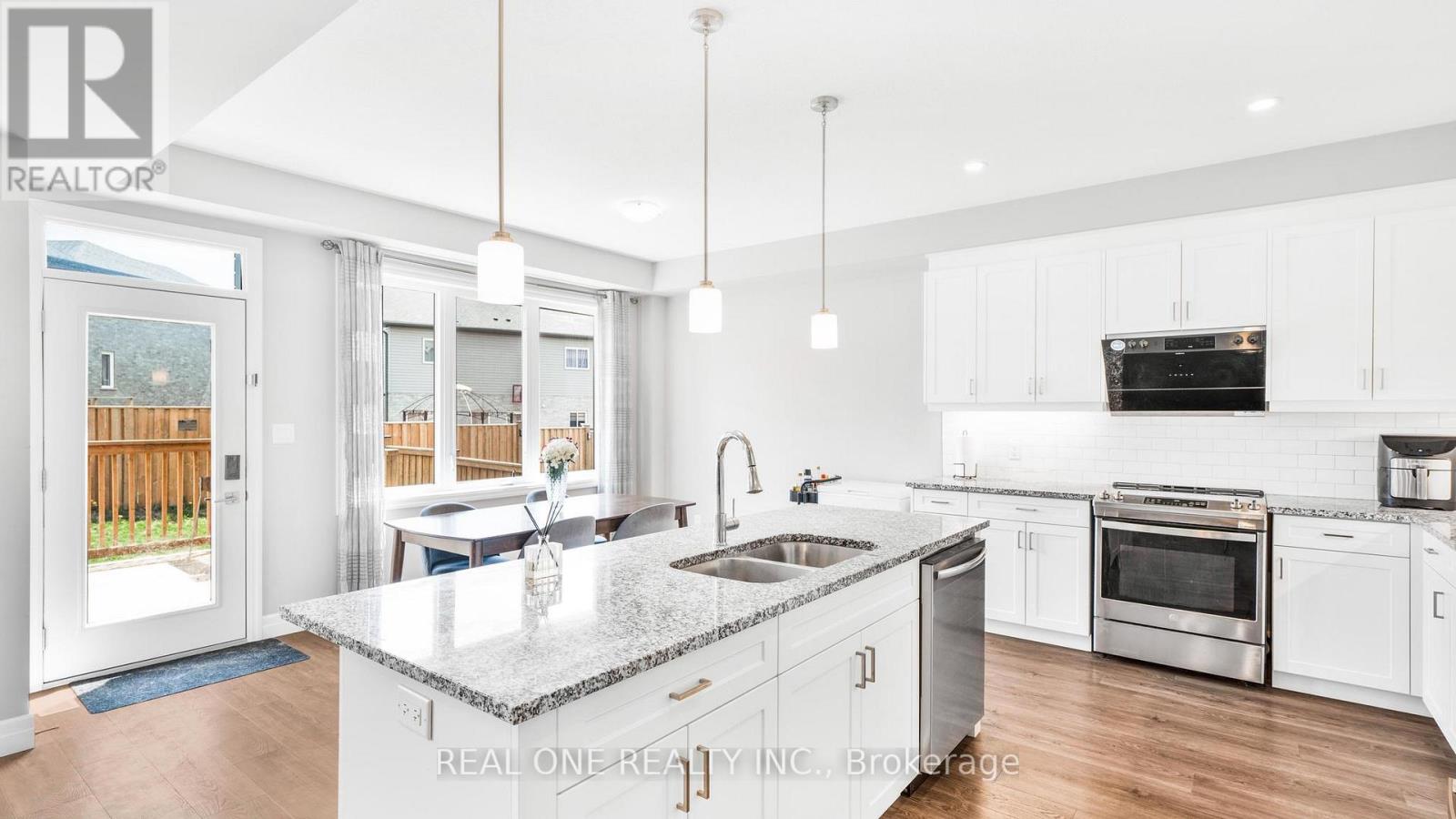 164 Mountain Holly Court, Waterloo, Ontario  N2V 0E1 - Photo 7 - X13219826