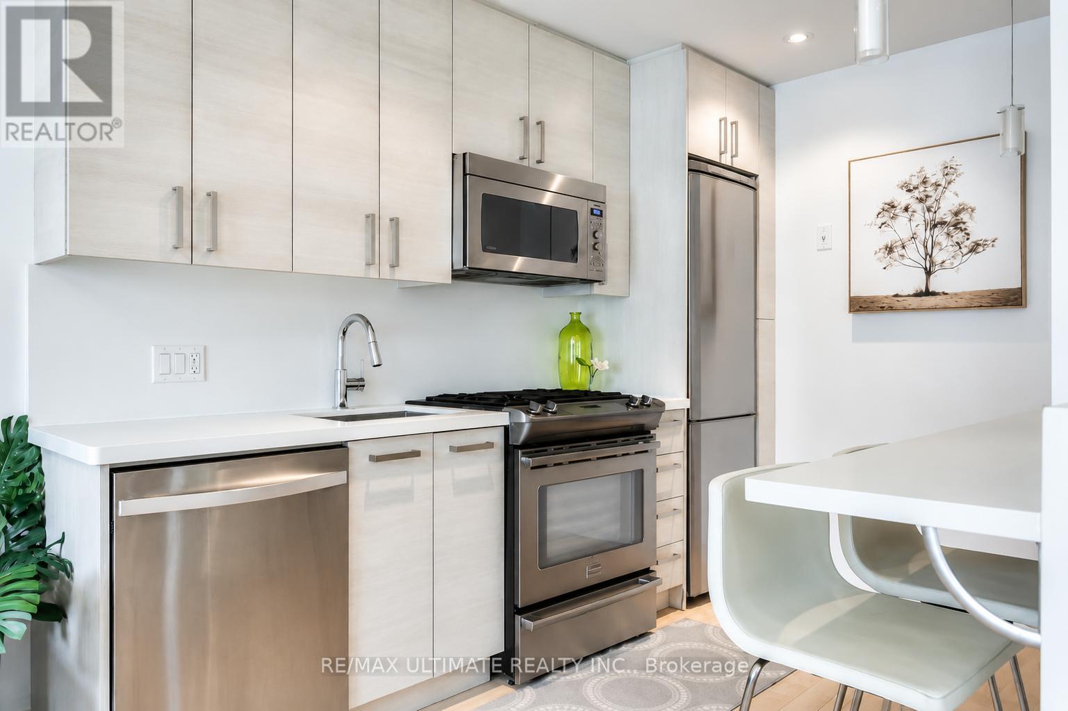5 - 126 Spadina Road, Toronto, Ontario  M5R 2T8 - Photo 5 - C13220040