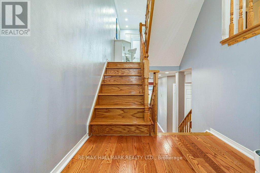140 Conn Smythe Drive, Toronto, Ontario  M1J 3P5 - Photo 4 - E13220038