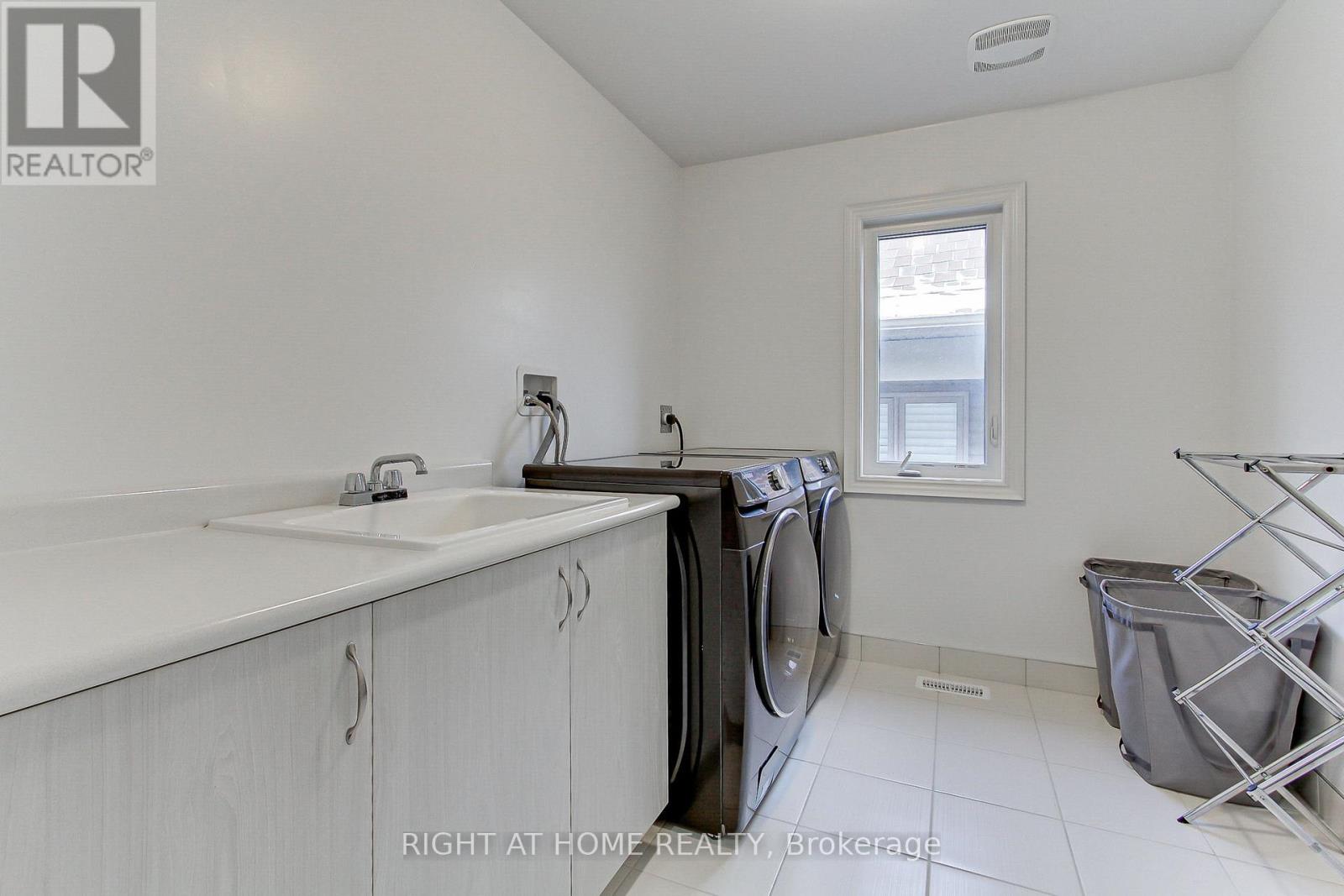 29 Pear Blossom Way, East Gwillimbury, Ontario  L9N 0T3 - Photo 37 - N13220058