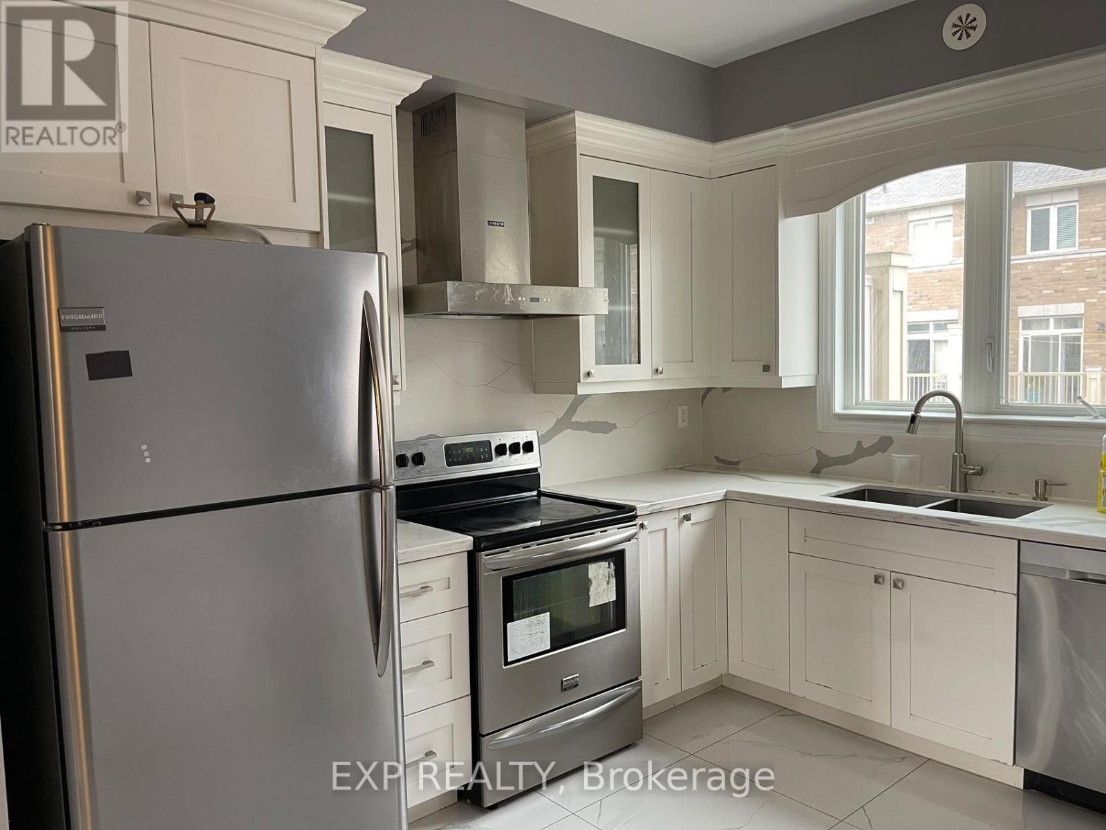38 Comely Way, Markham, Ontario  L3R 2L8 - Photo 3 - N13220062