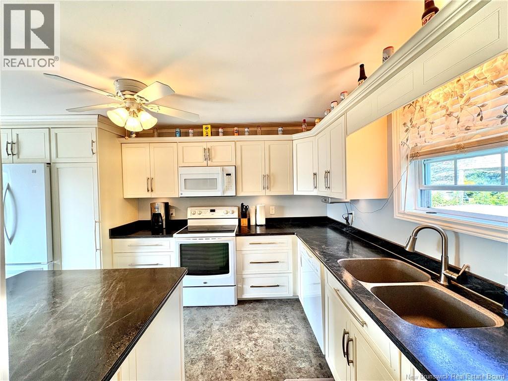 166 Main Street, Hartland, New Brunswick  E7P 2M5 - Photo 14 - NB140567