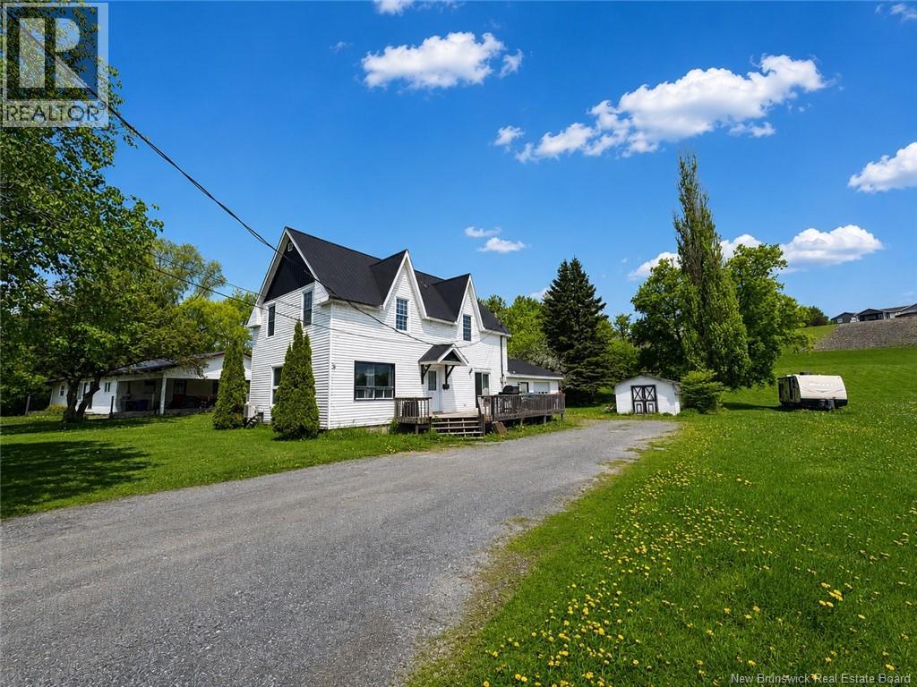166 Main Street, Hartland, New Brunswick  E7P 2M5 - Photo 2 - NB140567