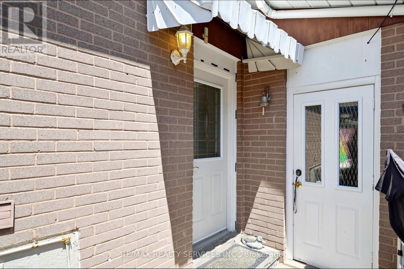 36 Glenvale Boulevard, Brampton, Ontario  L6S 1J1 - Photo 49 - W13220012