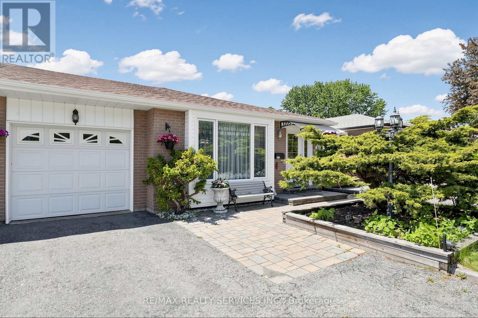 36 Glenvale Boulevard, Brampton, Ontario  L6S 1J1 - Photo 6 - W13220012