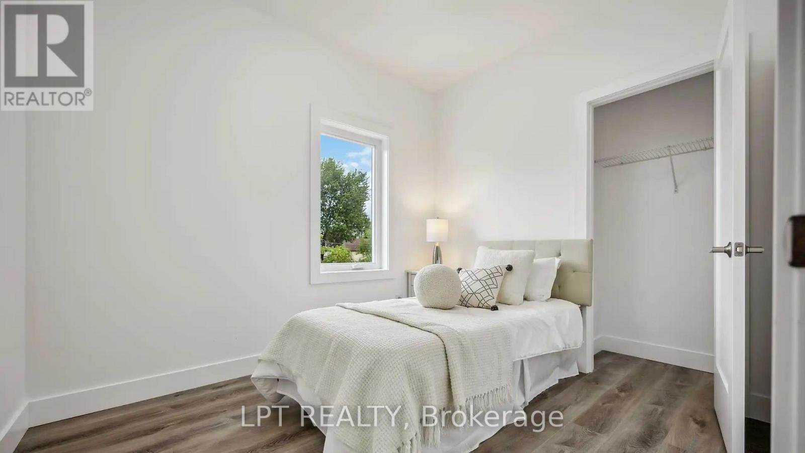 19 Hatfield Crescent, Toronto, Ontario  M9W 3R7 - Photo 2 - W13220016