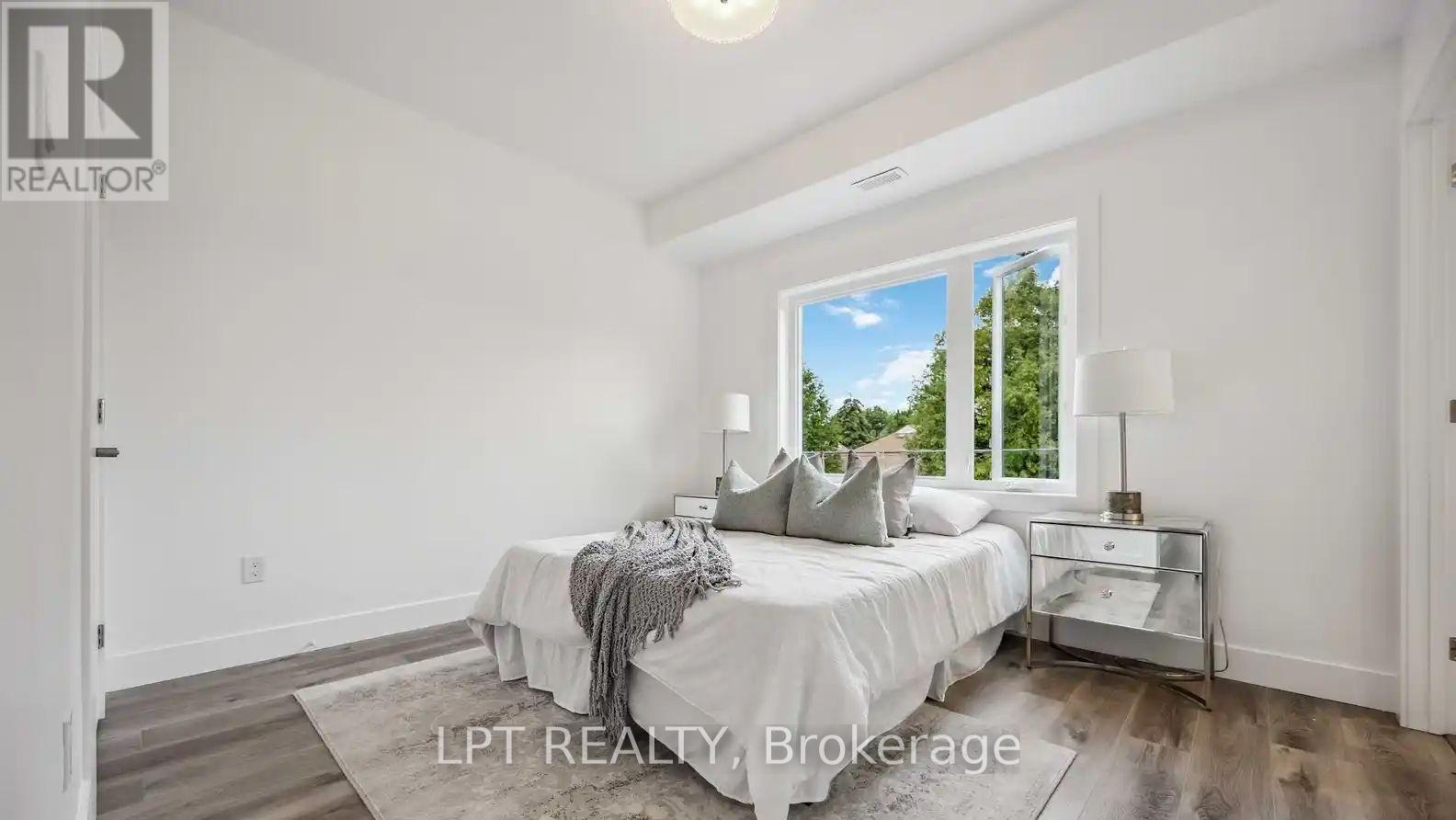 19 Hatfield Crescent, Toronto, Ontario  M9W 3R7 - Photo 6 - W13220016