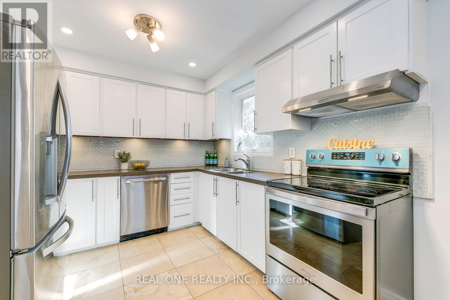 533 Tipperton Crescent, Oakville, Ontario  L6L 5E1 - Photo 10 - W13220018